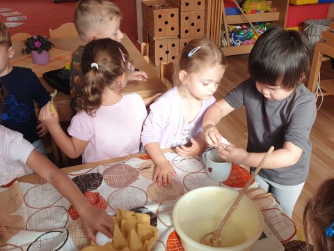 Pečeme pro maminky a tatínky na třídní schůzku