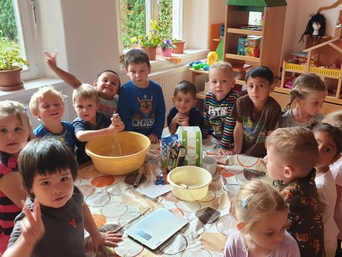 Pečeme pro maminky a tatínky na třídní schůzku