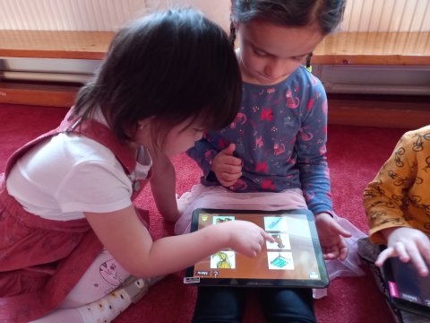 První hodina ICT - barvy a myšlení 2.12.2021