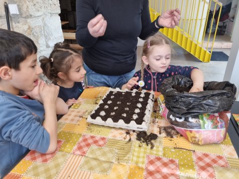 Projektový den - Ekocentrum Brniště, Jak skřítci sázeli semínko 15.3.2022