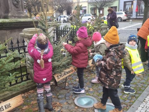 Zdobení vánočního stromku na náměstí T.G.M 24.11.2022