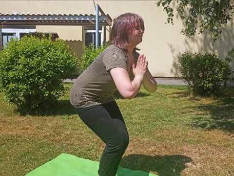 Jógové cvičení venku