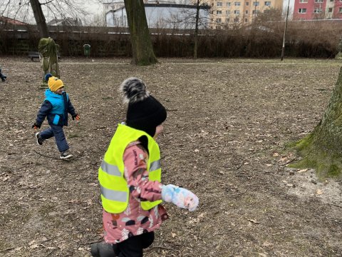 Krmení zvěře v městském parku 12.01.2024