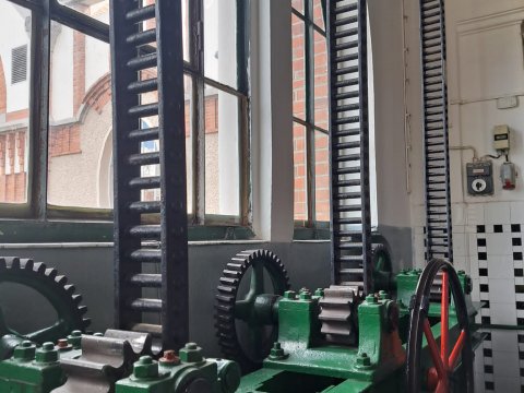 Hradec Králové - vodní elektrárna Hučák a Bílá věž