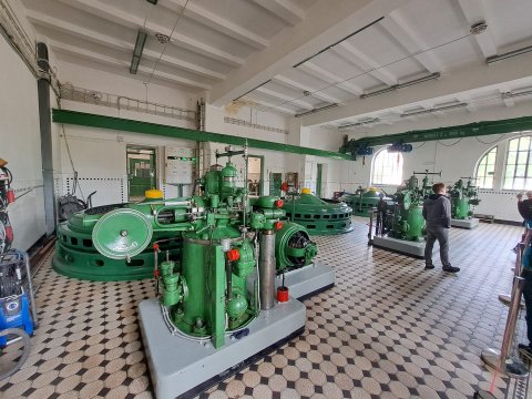 Hradec Králové - vodní elektrárna Hučák a Bílá věž