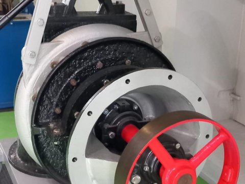 Hradec Králové - vodní elektrárna Hučák a Bílá věž