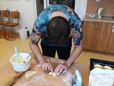 Pečení svatomartinských rohlíčků 6.C